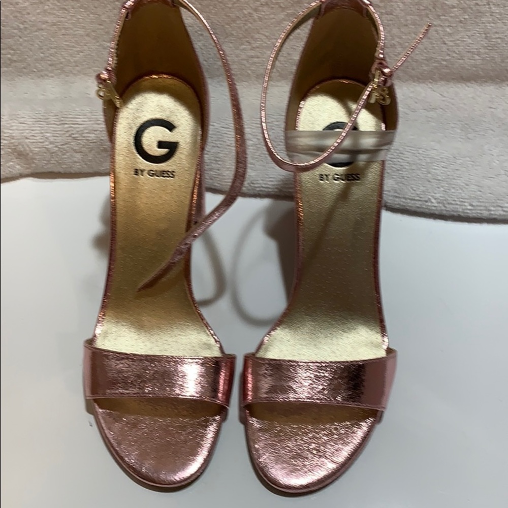 Guess block heel sandal